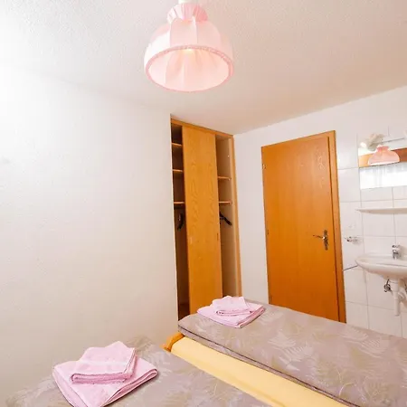 Апартаменти Haus Alfa