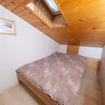 Haus Alfa アパート サース フェー